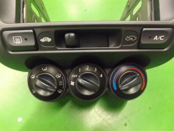 GD1&frasl;GD2 フィット 社外オーディオ用純正センターパネル