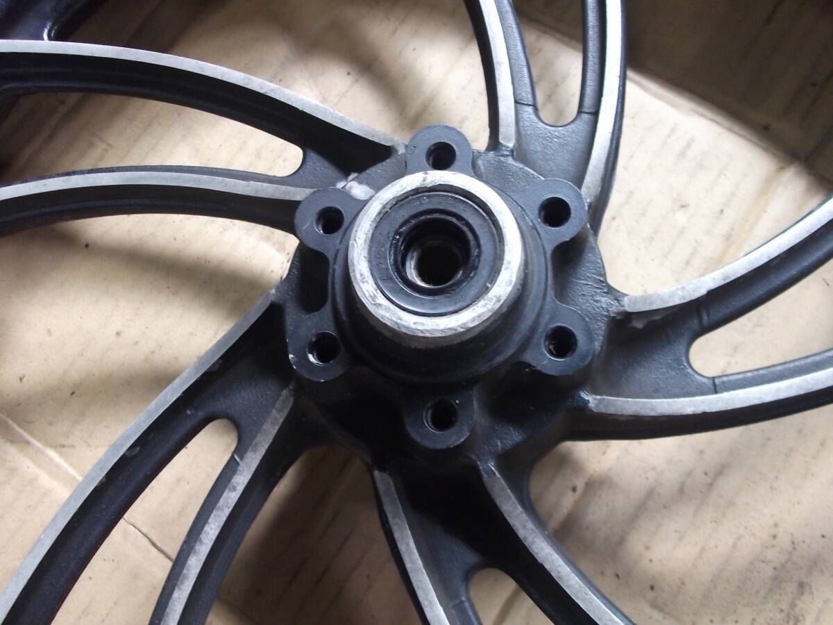 ヤマハ　初期RZ250用　フロントホイール　2_2