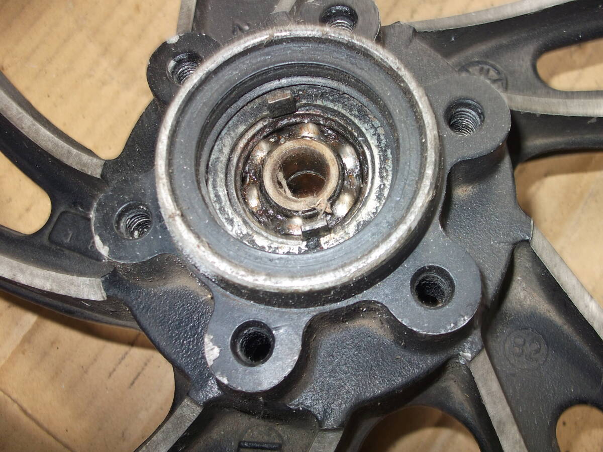 ヤマハ　初期RZ250用　フロントホイール　2_5