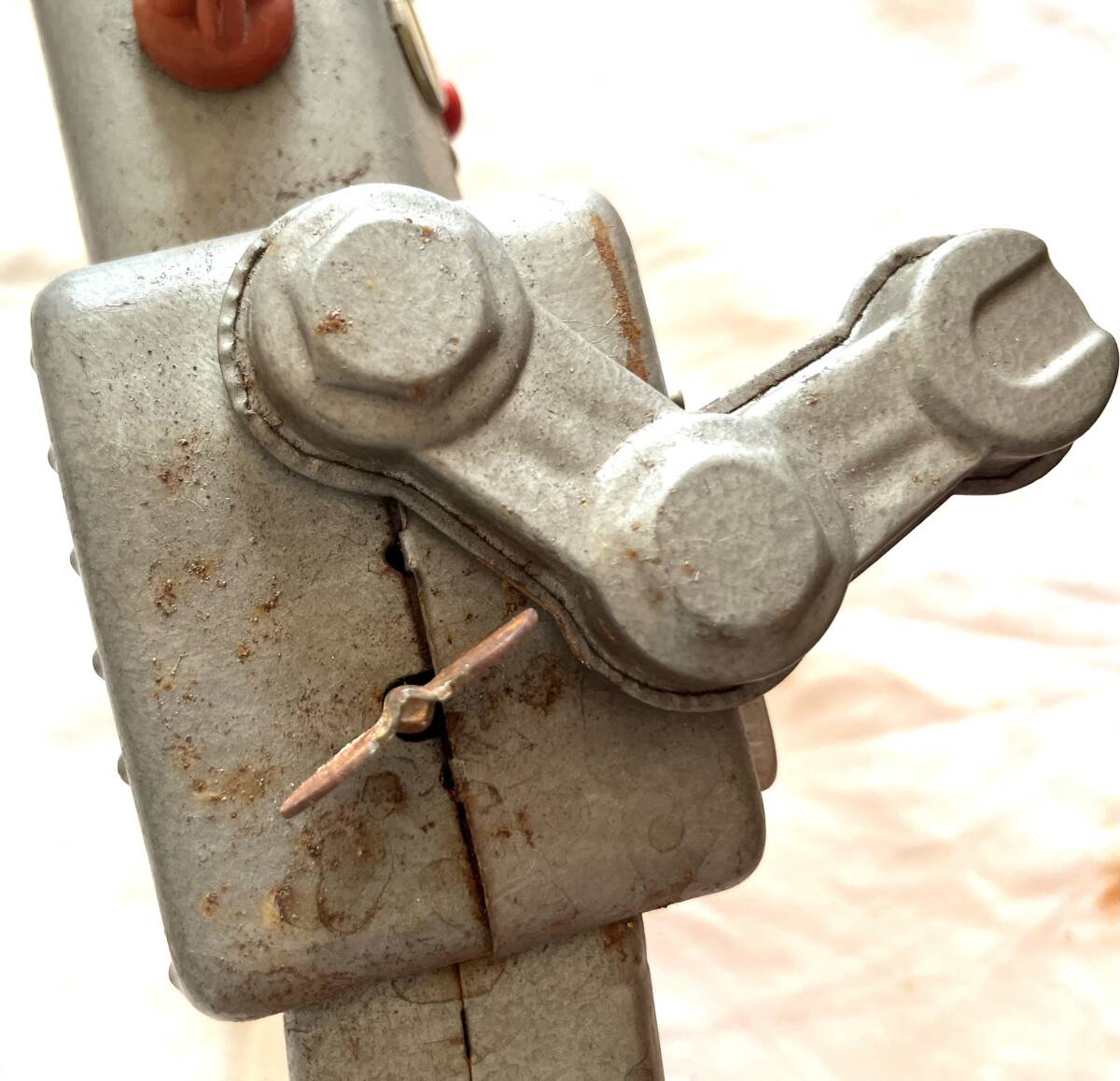 ブリキ　ゼンマイで動くロボット　　動作確認済　レトロ　ビンテージ　玩具　二足歩行　おもちゃ　アンティーク_7