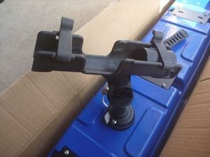 丸台座タイプロッドスタンド、上下左右可変、ロッドホルダー、艤装、スピニング両方ok、