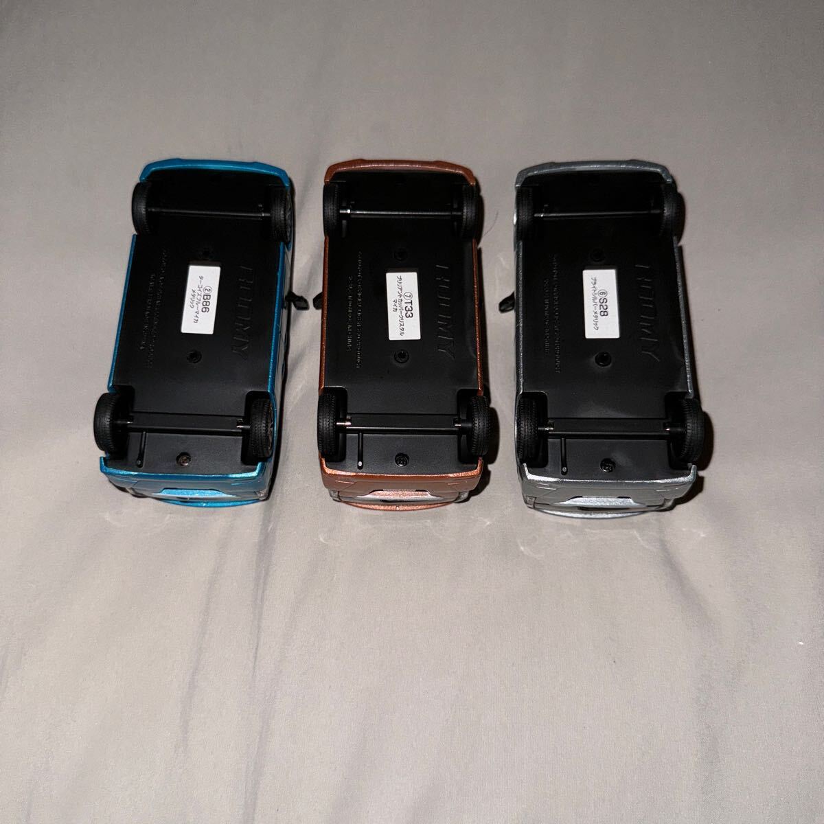 非売品　ミニカー トヨタ ルーミー　カラーサンプル 3台セット_3