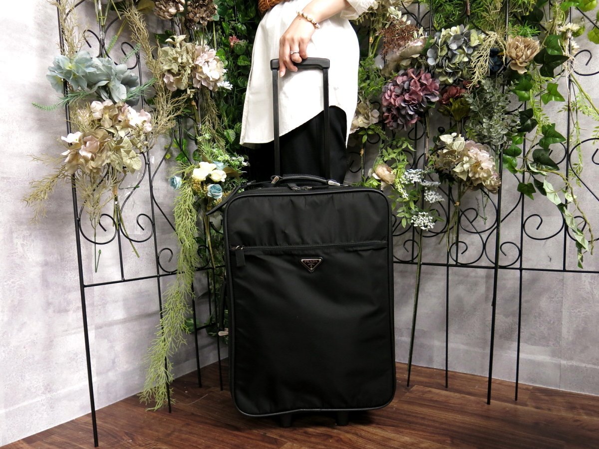 16996✨PRADA 三角プレート ナイロン キャリーケース 大容量 2輪 黒