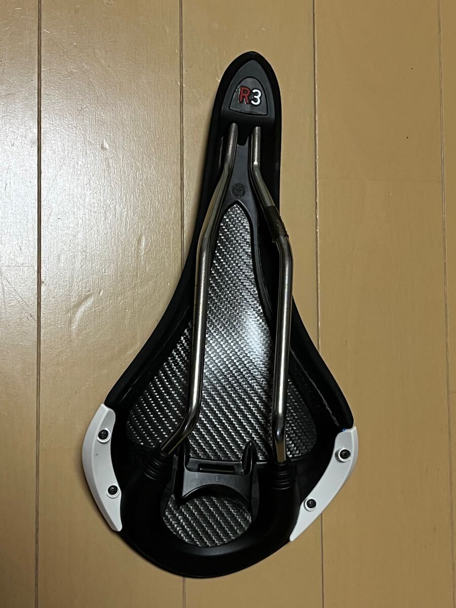 Fizik(フィジーク) ALIANTE(アリアンテ) R3 k:iumレール ブルー/ブラック リアベゼルホワイト_7