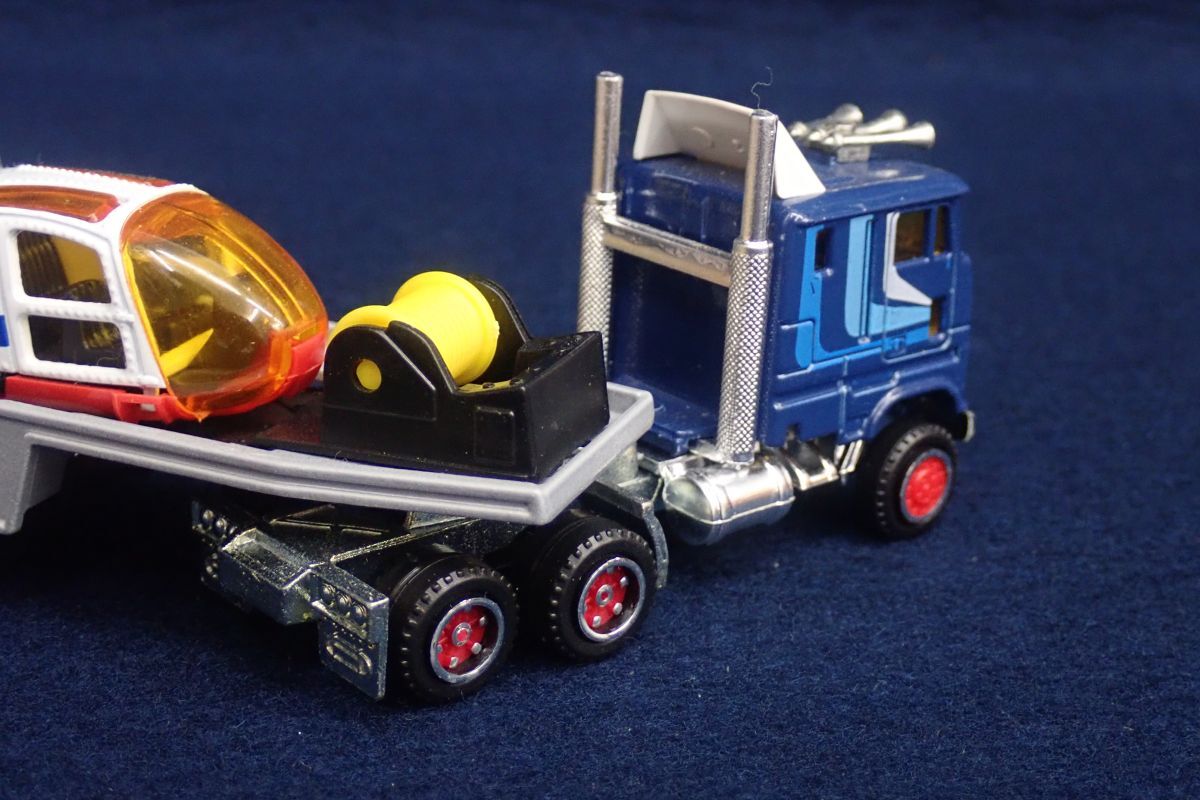 ▽ミニカー72 Majorette マジョレット 600 NO.601 ヘリコプター輸送