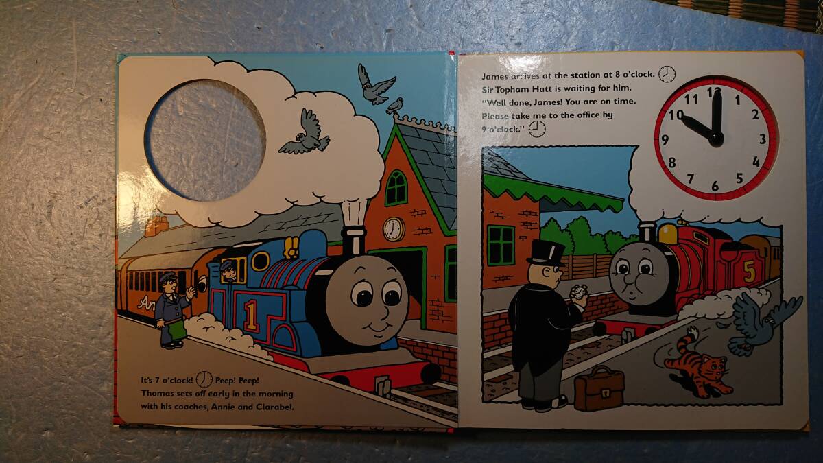 英語絵本「Tell the Time with Thomasトーマスくんいまなんじ？きかんしゃトーマスととけいであそぼう」Christopher Awdry著_3
