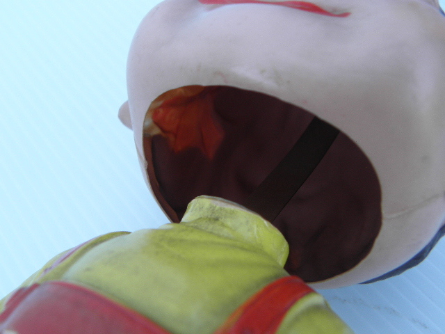 84 不二家 ペコちゃん 首振り セルロイド 人形 黄色 木製台 / 昭和レトロ 企業物 当時物 _8