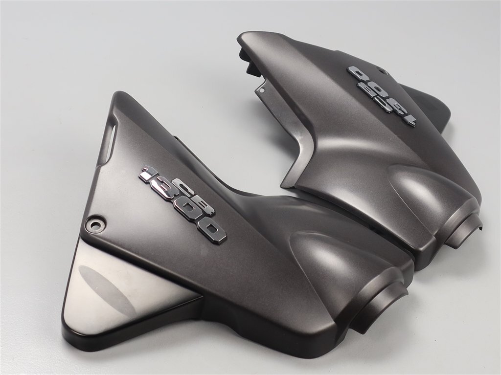 ♪CB1300SF SC40/前期 純正 サイドカバー 左右SET 良品 (H1218A10