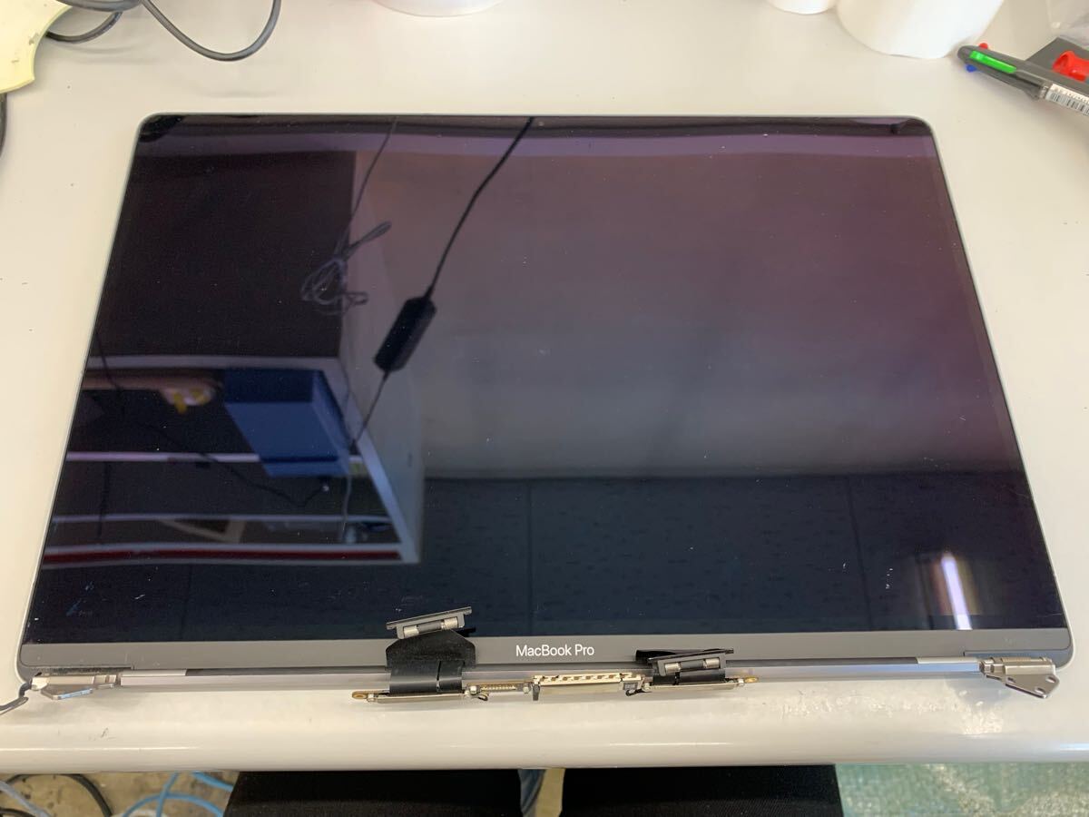 X252)Mac Book Pro 16インチ グレイ Retina 高品質 LCD 液晶 上半身