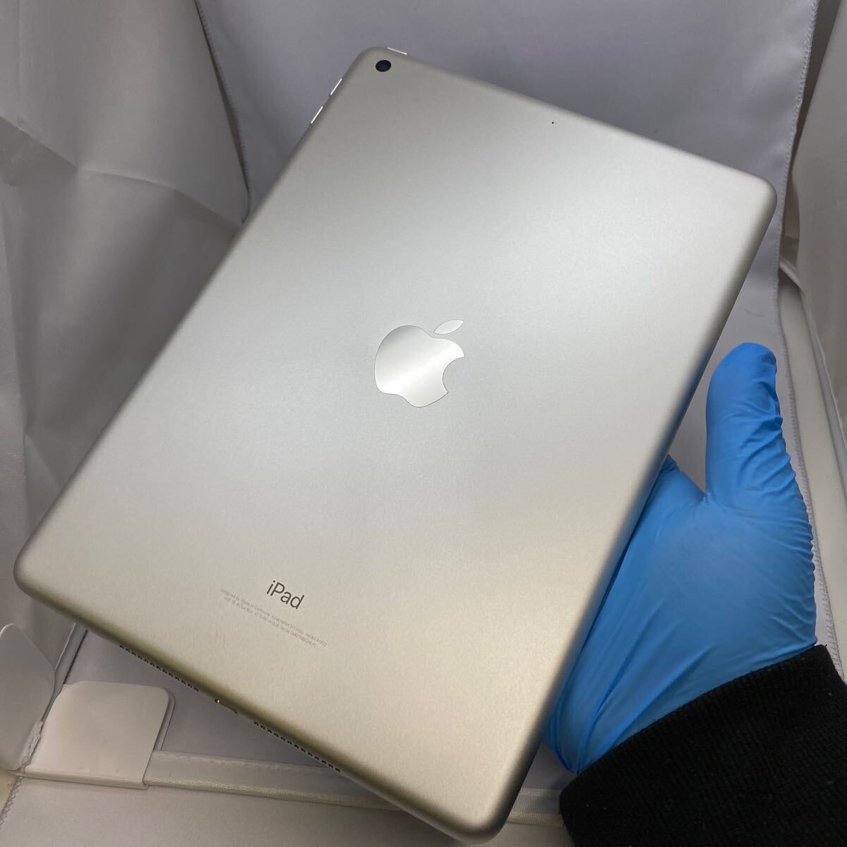 630 Apple iPad (5th generation) Wi-Fi 32GB SILVER A1822 Apple iPad