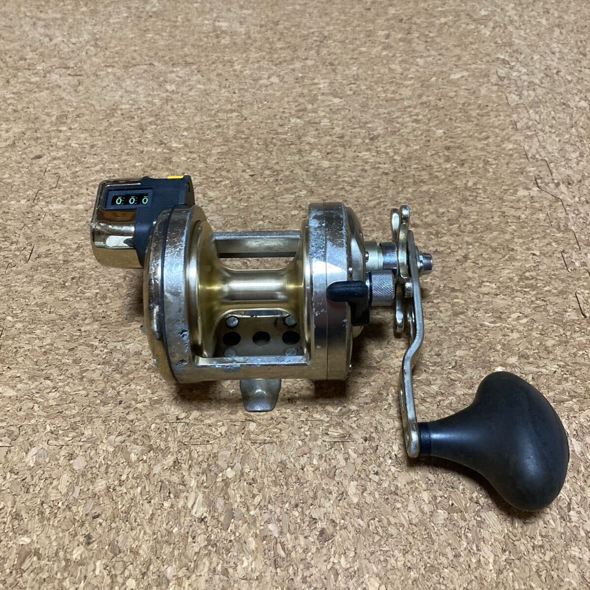 シマノ 海魂 3000T 底物 石鯛 イシダイ リール ジャンク品 【公式通販】