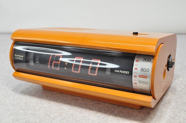 ジャンク□Sankyo ザックス 目覚まし時計 置時計 SC-701 with AM RADIO