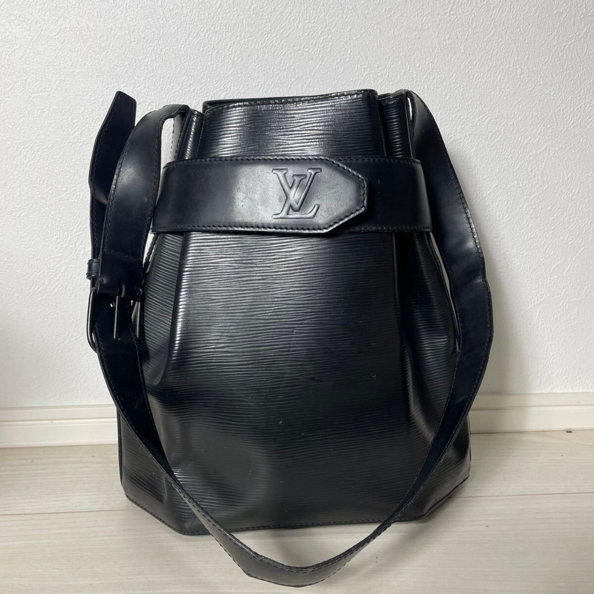 ルイヴィトン LOUIS VUITTON サックデポールPM エピ ショルダーバッグ 