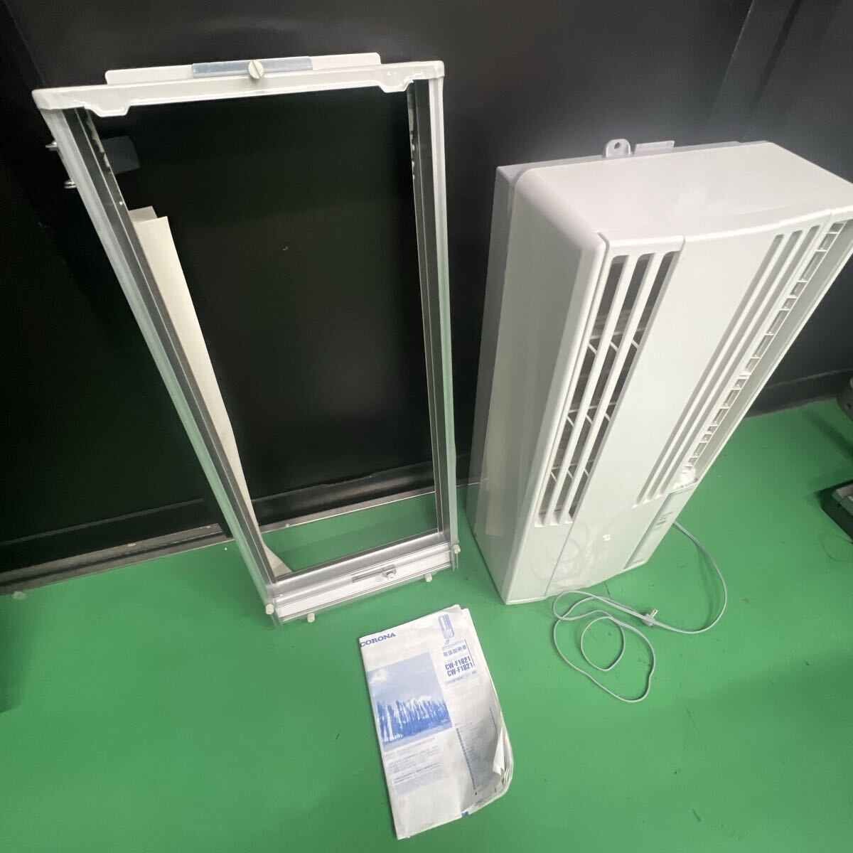 ●【直接引渡し限定】CORON 窓用エアコン CW-F1621 【製造年】2021年 数回使用美品・サッシ枠付き_3