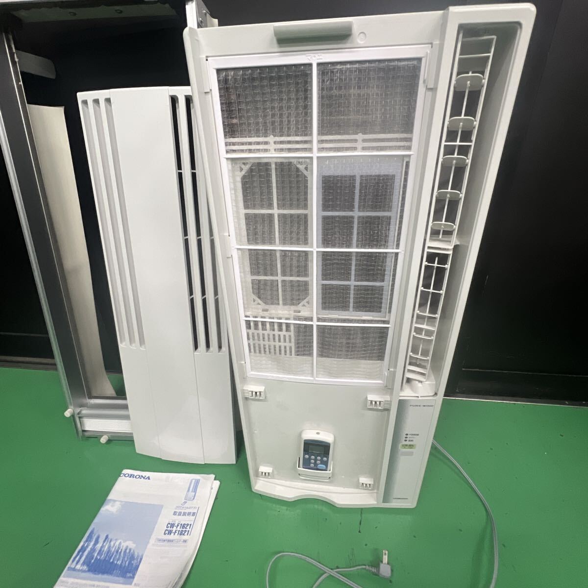 ●【直接引渡し限定】CORON 窓用エアコン CW-F1621 【製造年】2021年 数回使用美品・サッシ枠付き_4