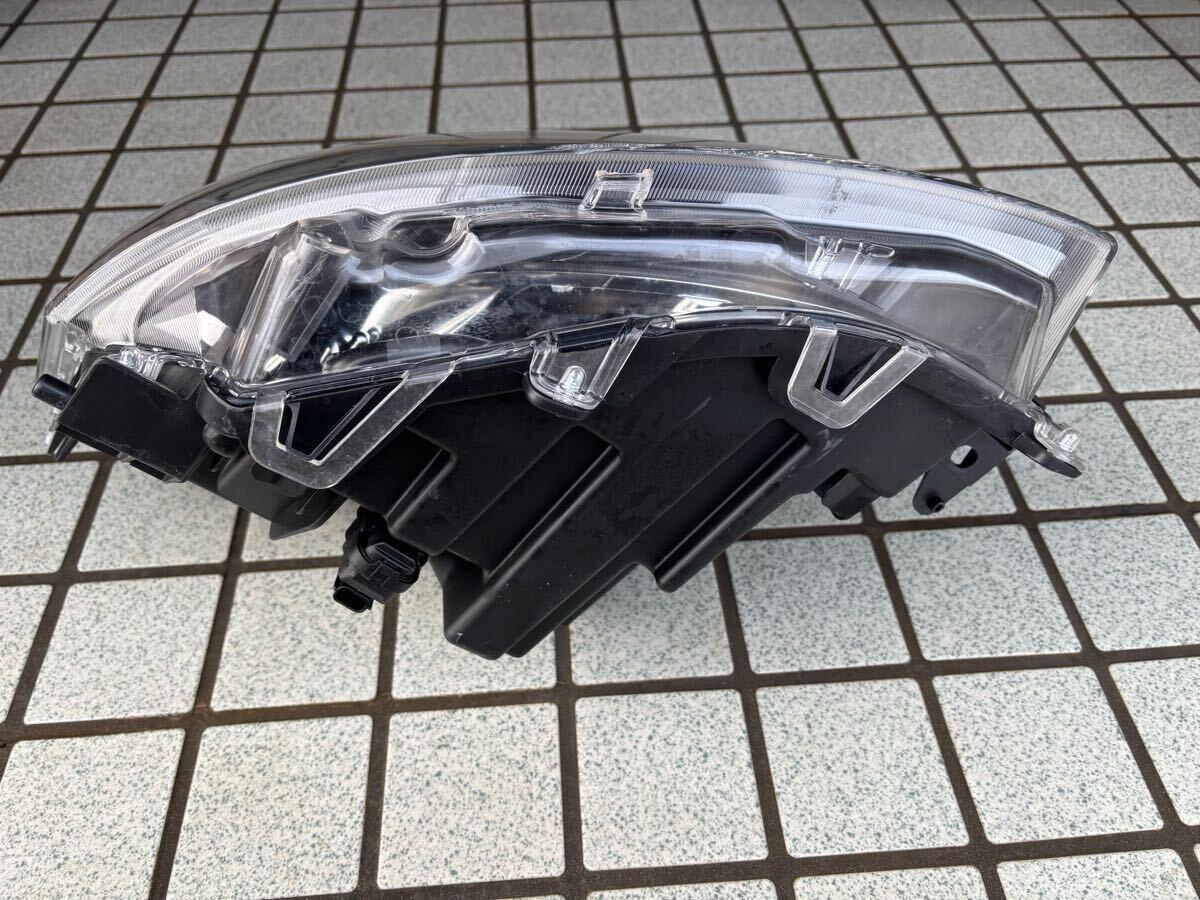 未使用※ M900系トール ルーミー 右ヘッドランプレンズ 未使用※ M900系