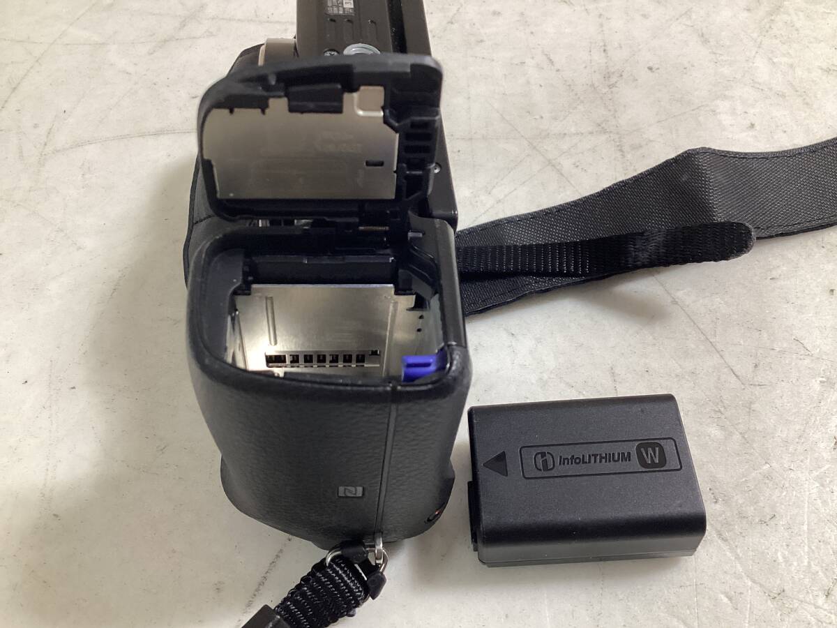 ☆ SONY ソニー ミラーレス一眼レフカメラ α6000 ボディ ブラック ILCE