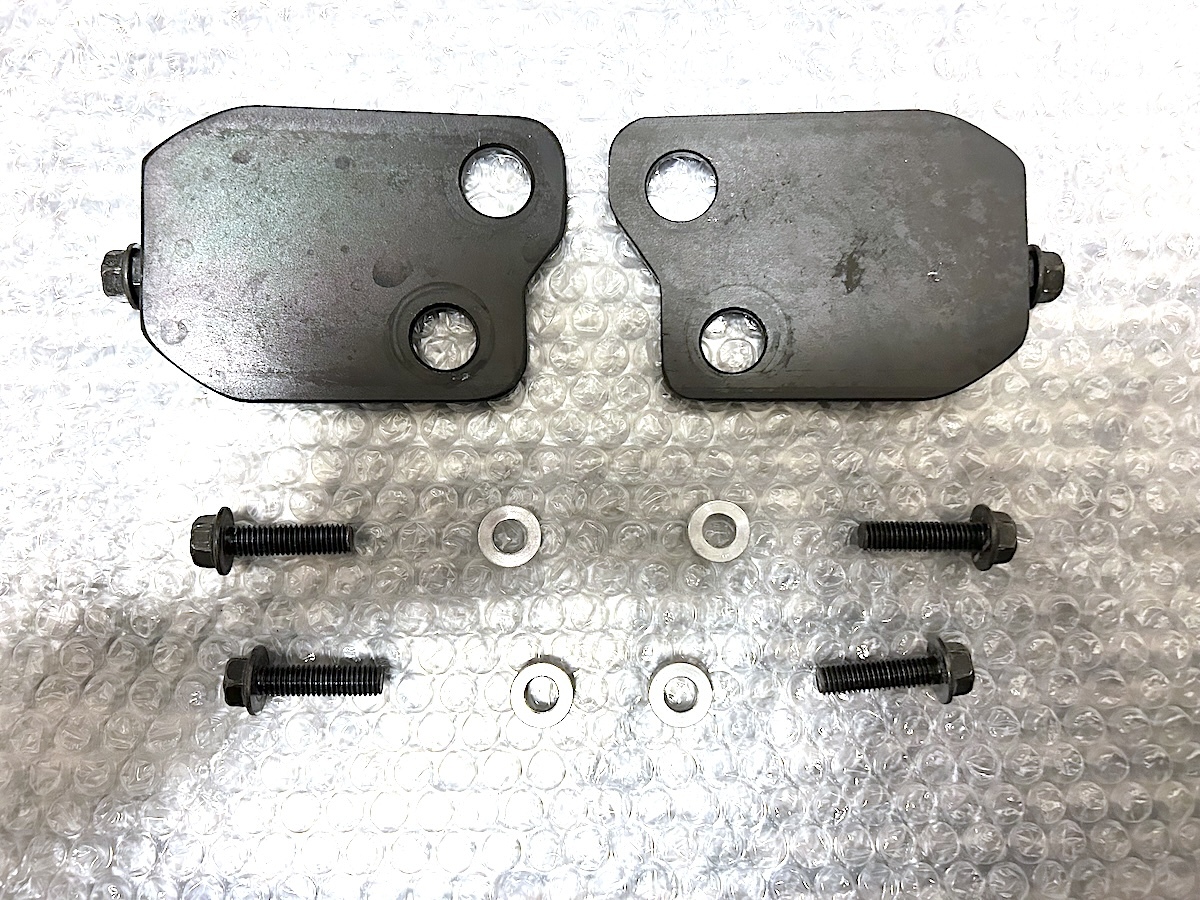 新作入荷,限定SALE 【取付部品を追加しあらためて出品】GIVI E21 サイドパニアケース + モトコSUZUKI GSR250用サイドマウント 両側2個セット 鍵4個付き 中古