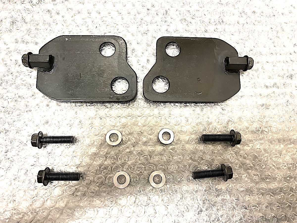 新作入荷,限定SALE 【取付部品を追加しあらためて出品】GIVI E21 サイドパニアケース + モトコSUZUKI GSR250用サイドマウント 両側2個セット 鍵4個付き 中古