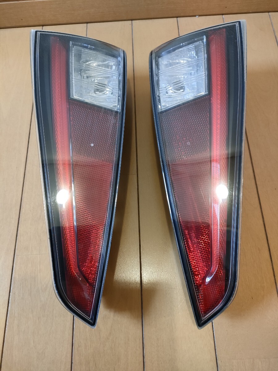 ★プリウス★ZVW55 50 前期ブレーキランプ左右テールライトフォグ付♪ プリウス 前期 ZVW50/ZVW51/ZVW55 純正 左右テールランプ 左右テール