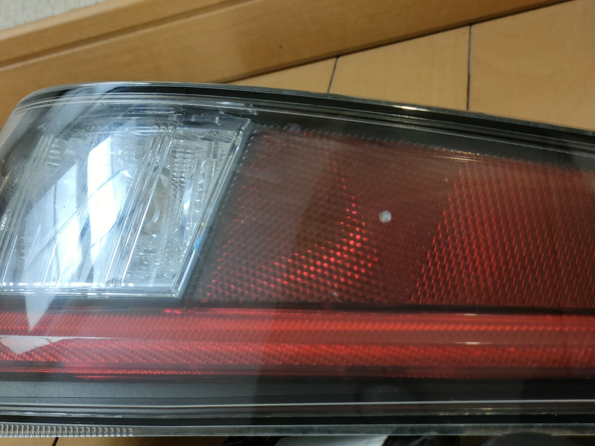 プリウス 前期 ZVW50/ZVW51/ZVW55 純正 左右テールランプ 左右テール