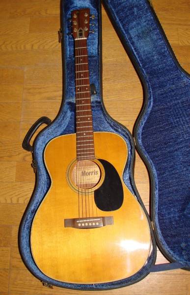 モーリスのアコースティックギターハードケース付き
