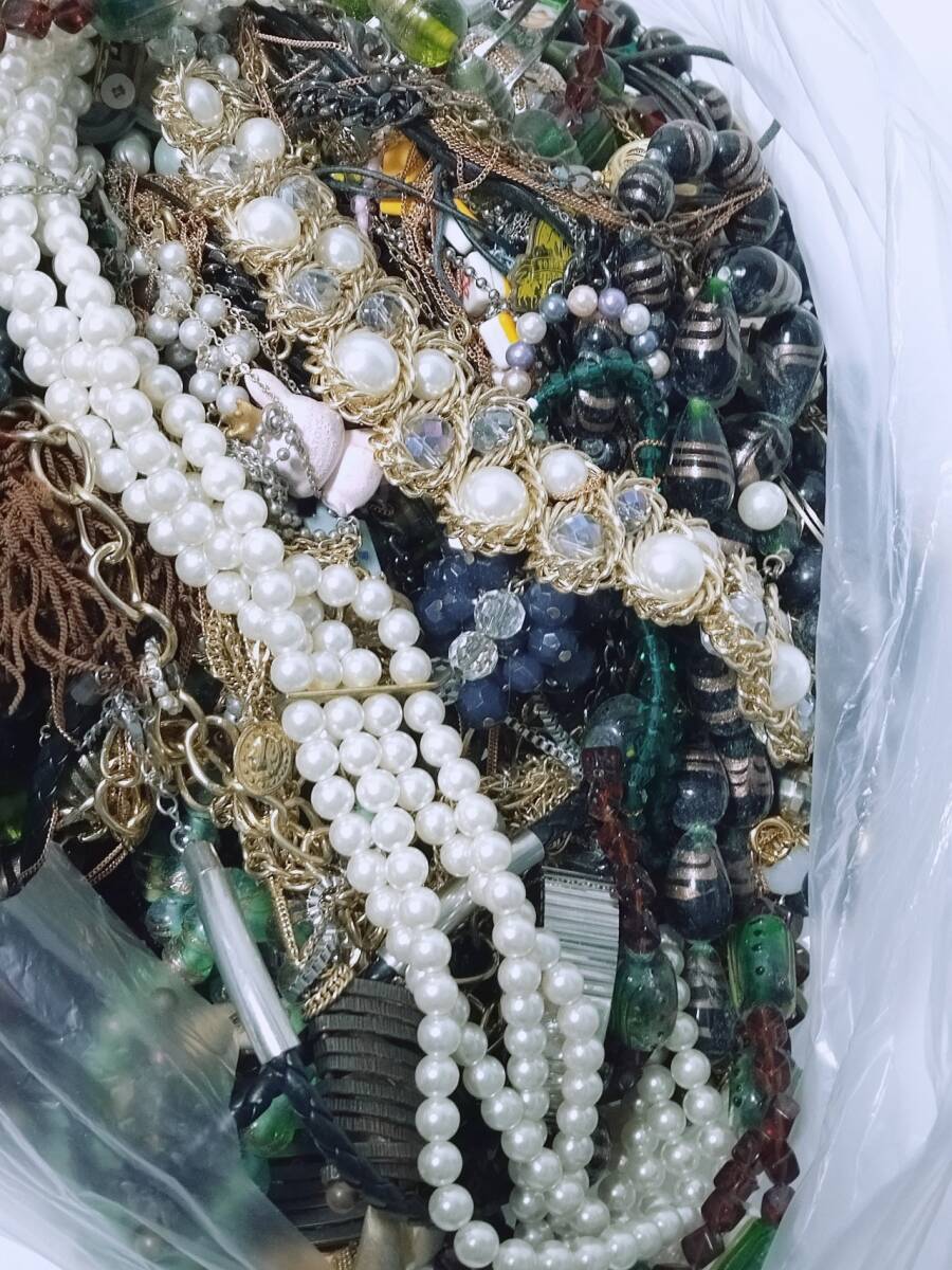 大量 約10kg イミテーション　アクセサリー ブレスレット 　ネックレス　ジャンク　大量　ジャンク_4