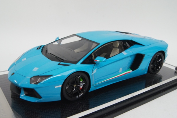 FA 1/18 ランボルギーニ アヴェンタドール LP700-4 Lブルー 開閉