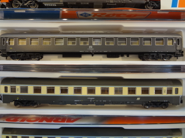 中古　Nゲージ　ロコ　ROCO　3両 アーノルド　ARNOLD　4両　大型客車　海外車両　動作未確認_5