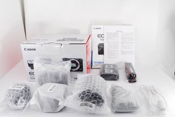 ほぼ新品☆Canonミラーレス一眼カメラEOS M2ダブルレンズキット