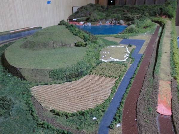 大型ジオラマ分解品、山と湖の風景