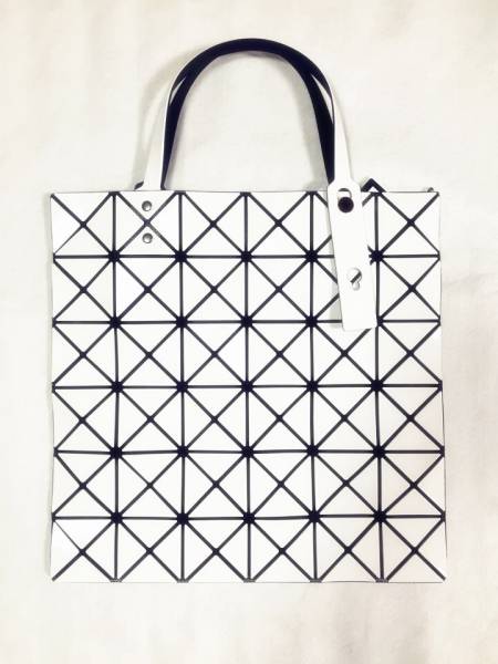 BAOBAO ISSEY MIYAKE 6×6 白 ホワイト バオバオ 正規品 [BAO BAO