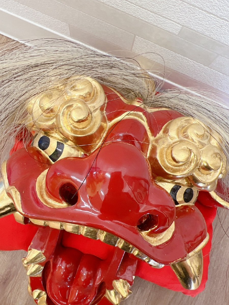 獅子頭　獅子舞　加賀獅子頭　井波彫刻　開運　魔除け　縁起物　共箱座布団付 古美術品 加賀獅子 獅子頭 置物 赤座布団/台付 20×26㎝ 縁起物 魔除け