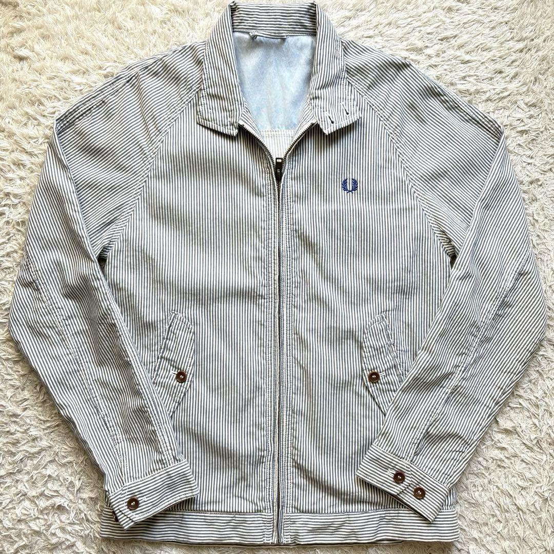 フレッドペリー ★麻混合★ スイングトップ ブルゾン FRED PERRY リネン混合 ヒッコリー ストライプ 刺繍ロゴ 白 ホワイト 青 ブルー_1