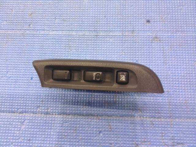 青森発】中古 サンバー LE-TV2 パワーウインドウスイッチ 83071TC051