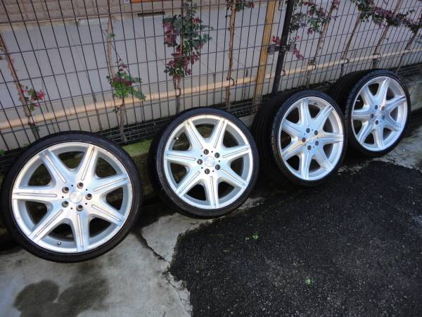 売り切り！　送料着払いのみ（4個口）265/30， 235/35