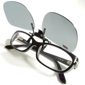 コールマン クリップオン 前掛け偏光サングラス ワンタッチ装着 ピックアップ（跳ね上げ