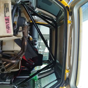 ルポＧＴＩ。OＭＰ製９点式ロールバー。