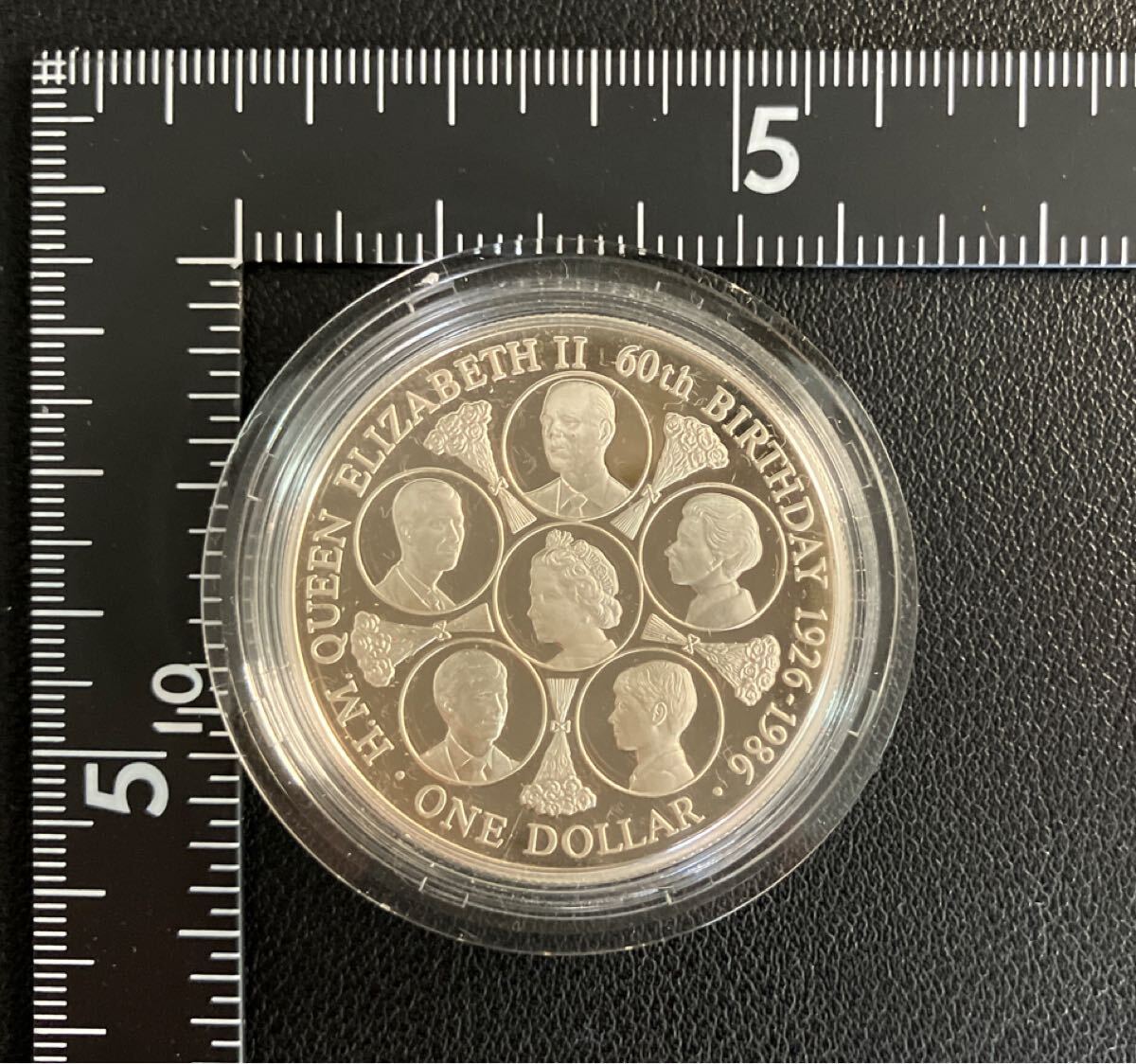 1986年 クック諸島 エリザベス2世女王生誕60周年記念 1ドル銀貨 ケース