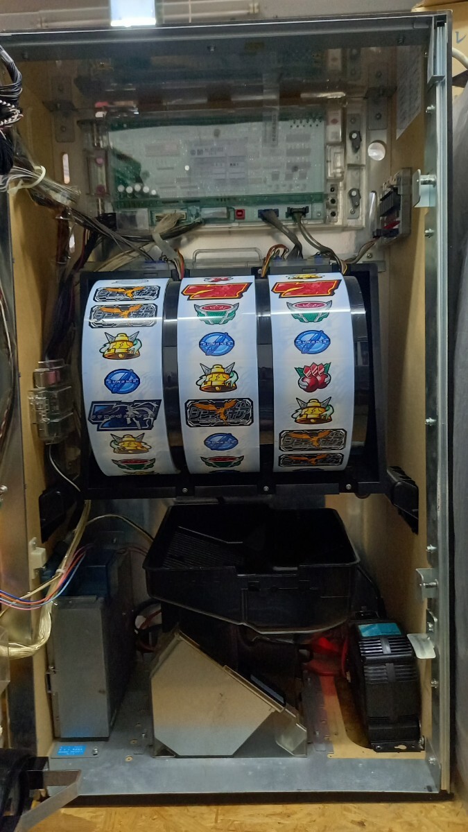パチスロ実機 5号機 初代シンフォギア コイン不要機付き データ