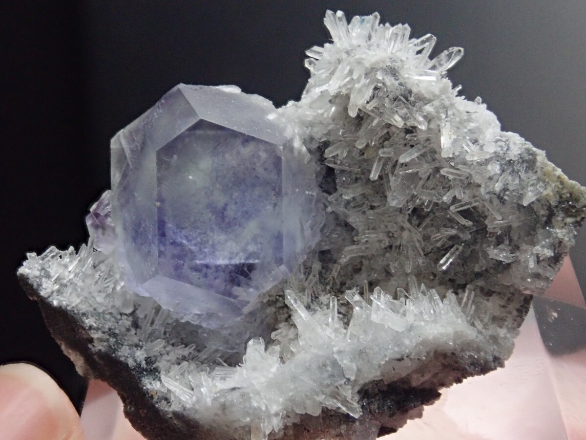 ルピー型結晶】フローライト＆クォーツ 蛍石＆水晶 原石 標本(原石