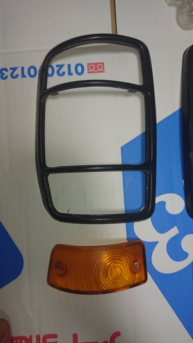 サニートラック　テールランプリム　左右　ウィンカーレンズ付_2