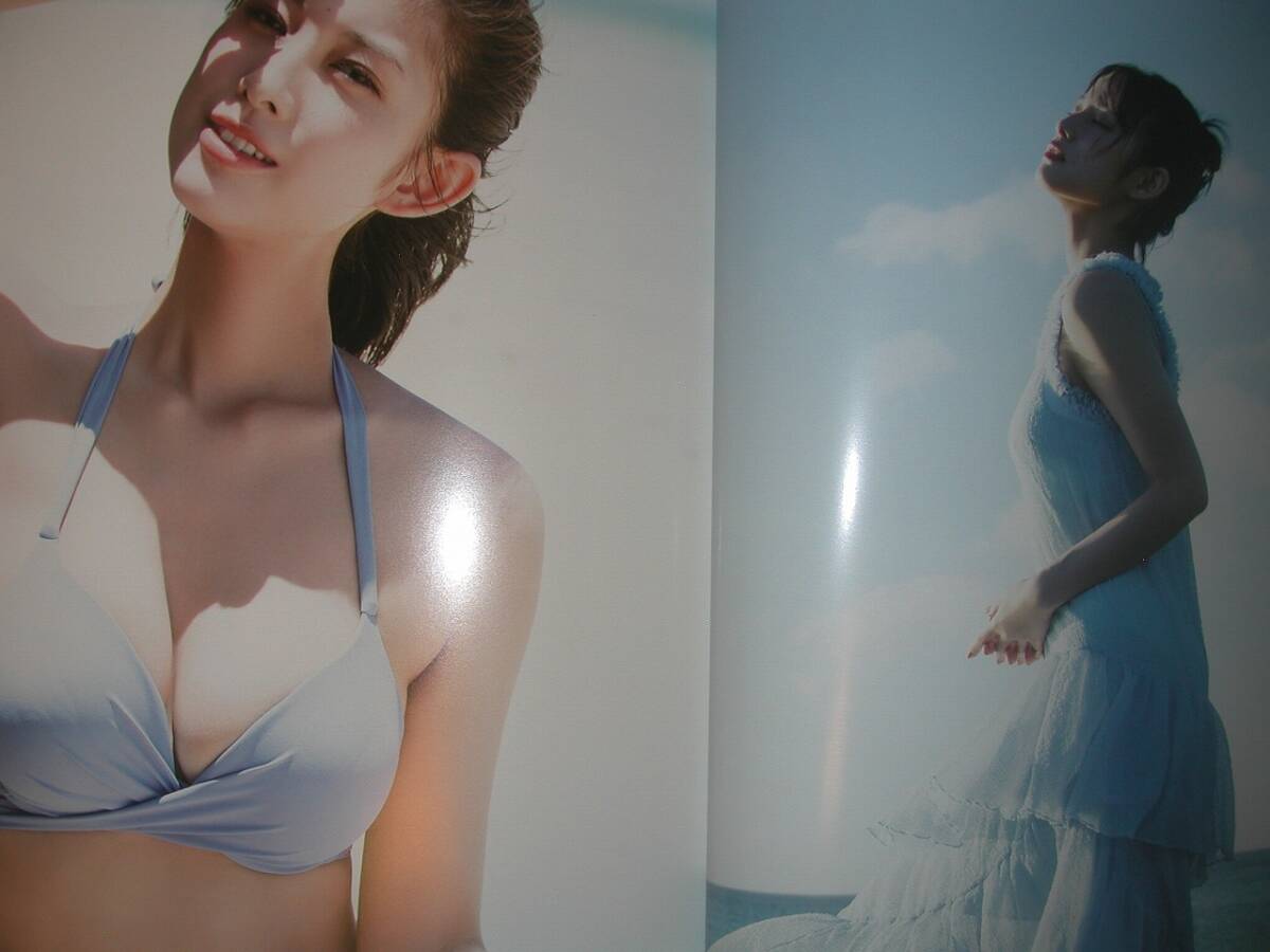 玉田志織 写真集 『Into The Light』 2025年9月26日 初版発行(た行