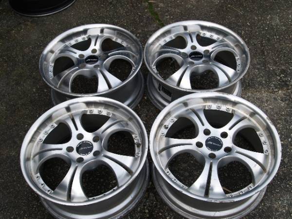 アルミホイール　18X7.5J +42 114.3 5H 4本