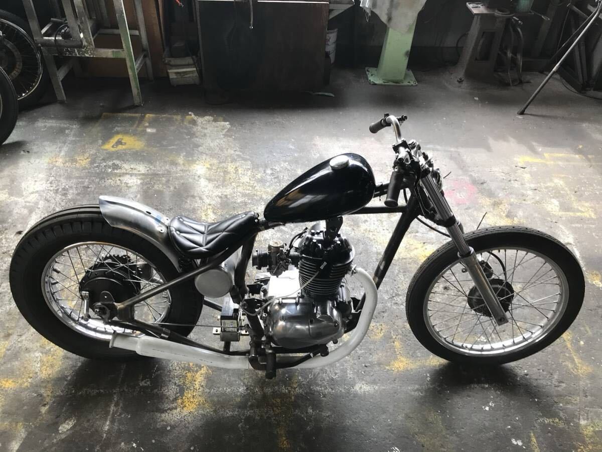 J*f様 アルミ電装ボックス　250TR エストレア250 SR400 アルミ製オイルタンク風 汎用電装ボックス SR グラストラッカー