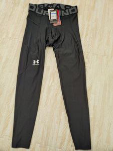 アンダーアーマー　XLサイズ　黒　　コンプレッションタイツ　レギングス　1361586　スパ