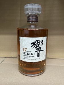 響 17年(箱無し)の平均価格は50,068円｜ウイスキーの価格相場・買取価格