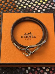 二重巻きブレスレットの値段と価格推移は？｜4件の売買データから二重