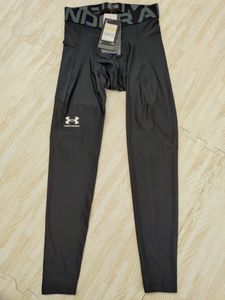 アンダーアーマー　ＭＤ　黒　　コンプレッションタイツ　レギングス　1361586　スパッツ