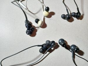 AKG 中古品 イヤホン 5本 アーカーゲー